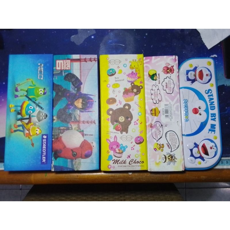 

OBRAL KOTAK / TEMPAT PENSIL 5pcs