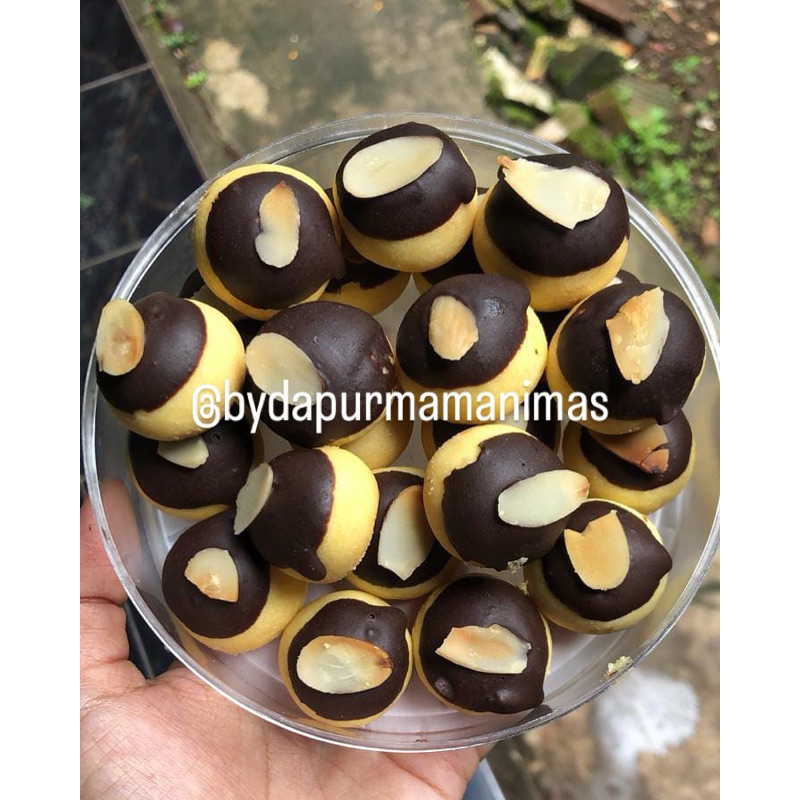 

Kue Kering Lebaran Nastar Almond
