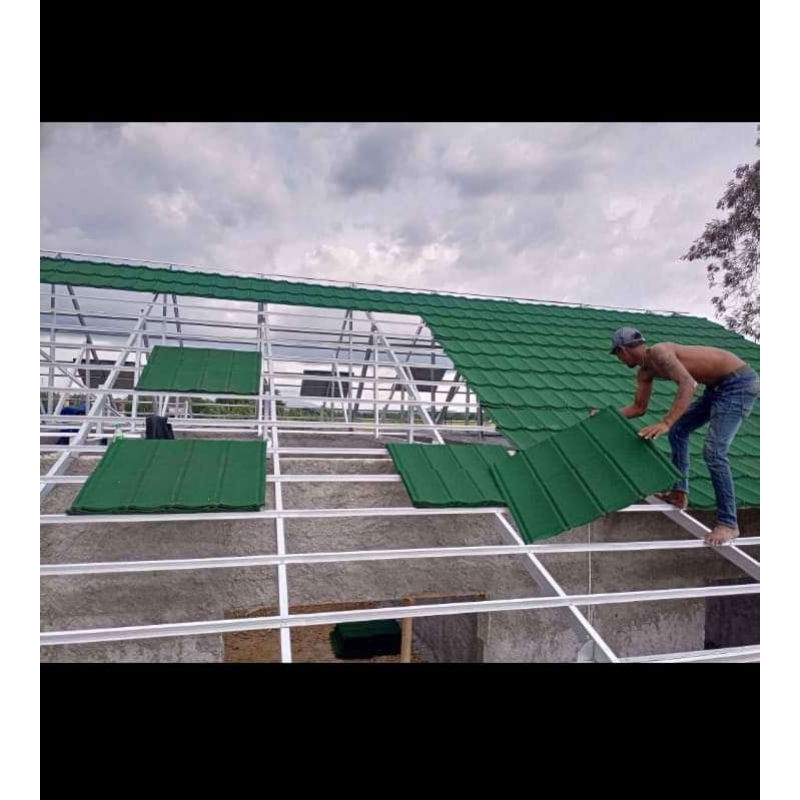 Baja ringan genteng metal pasiran terpasang