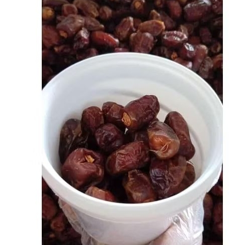 

kurma al Qaseem premium