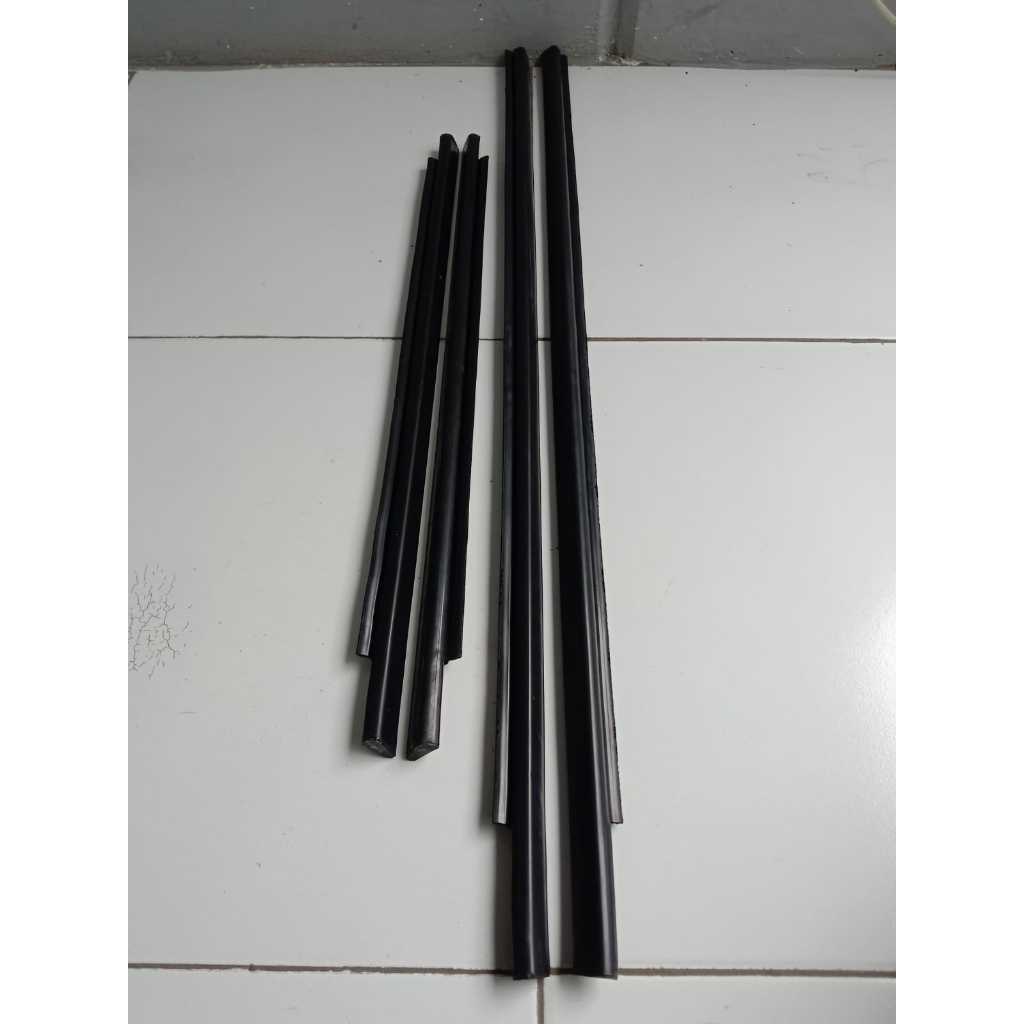 Karet Lis List Pelipit Pintu Kaca Mobil Suzuki Esteem PNP