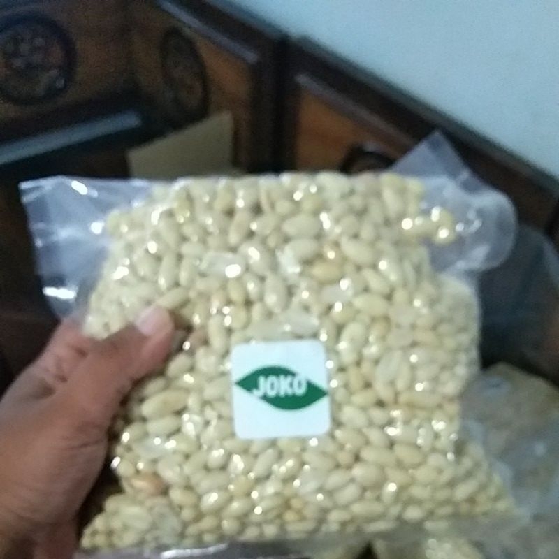 

kacang kupas 1kg