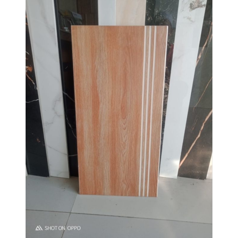granit keramik pijakan tangga motif kayu 30x60 stepnosing