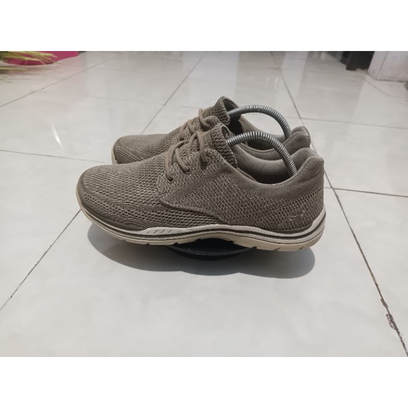 sepatu skechers second