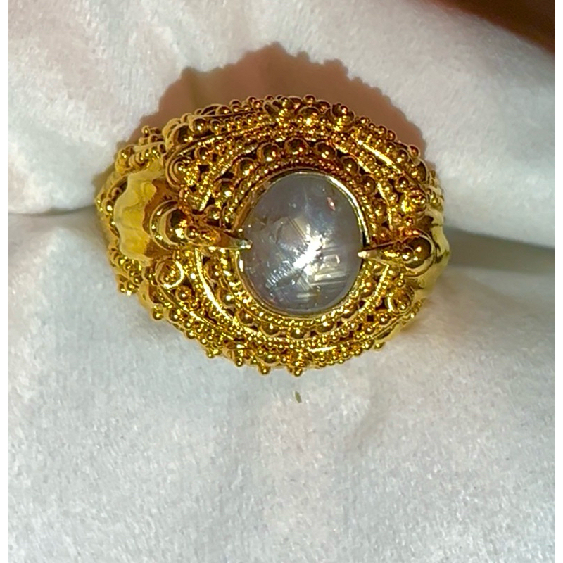 greyish natural star sapphire ceylon