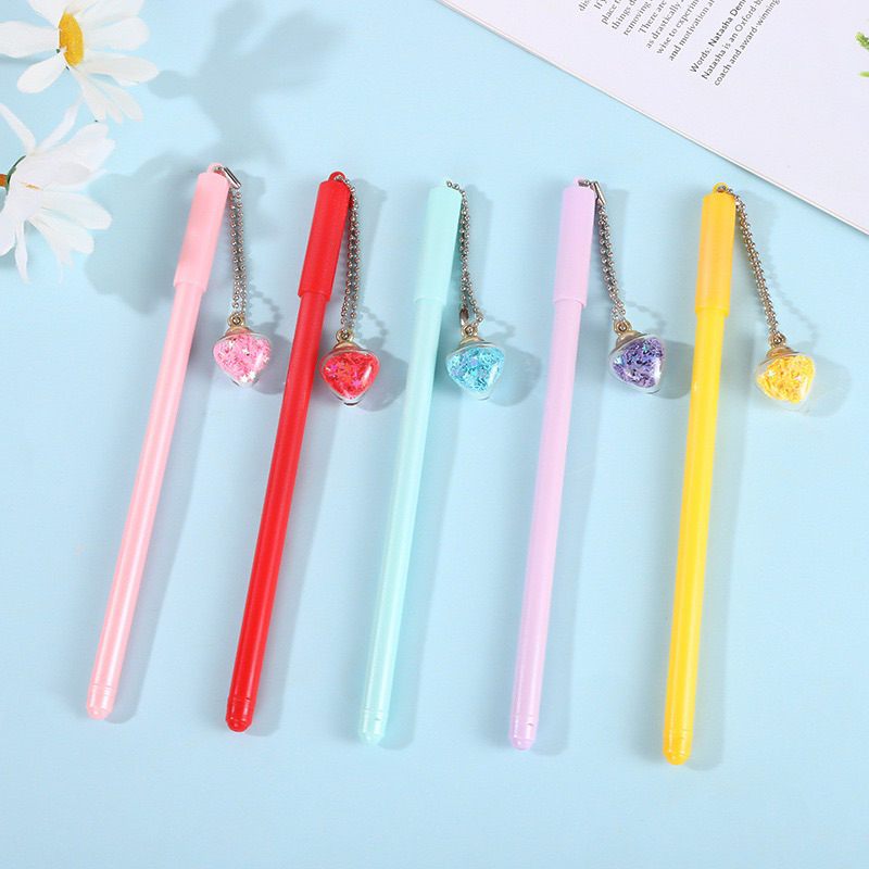 

Pena lucu gantungan love