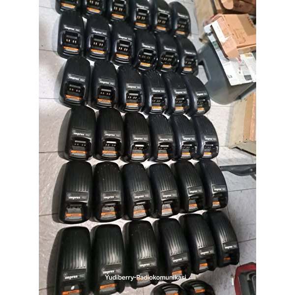 CHARGER DESKTOP MOTOROLA XTS2500 ORI CASAN HT MOTOROLA XTS 2500 ASLI