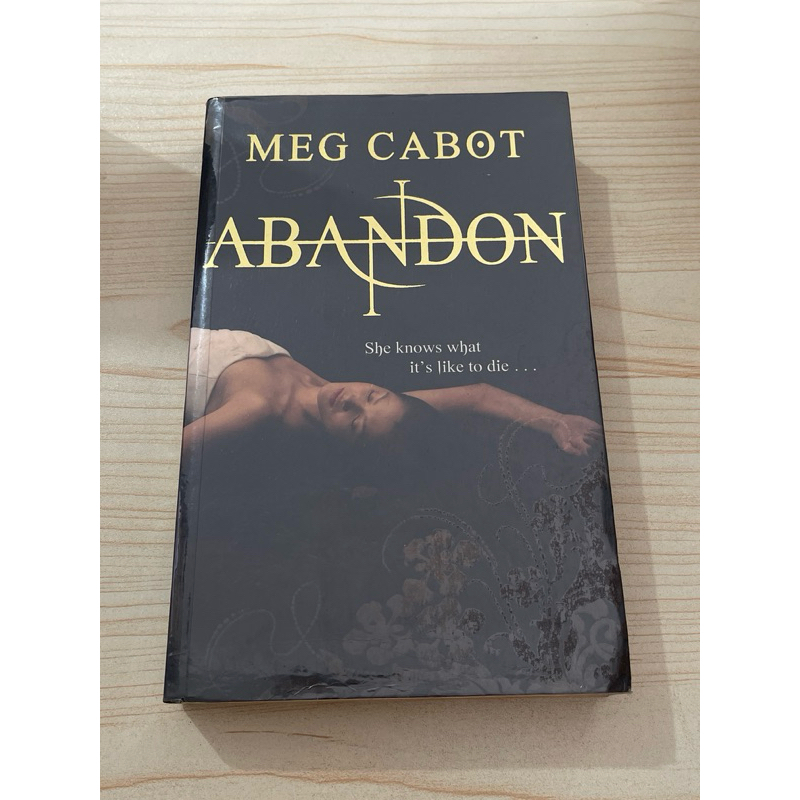 BUKU ABANDON SHE KNOWS WHAT ITS LIKE TO DIE BY MEG CABOT