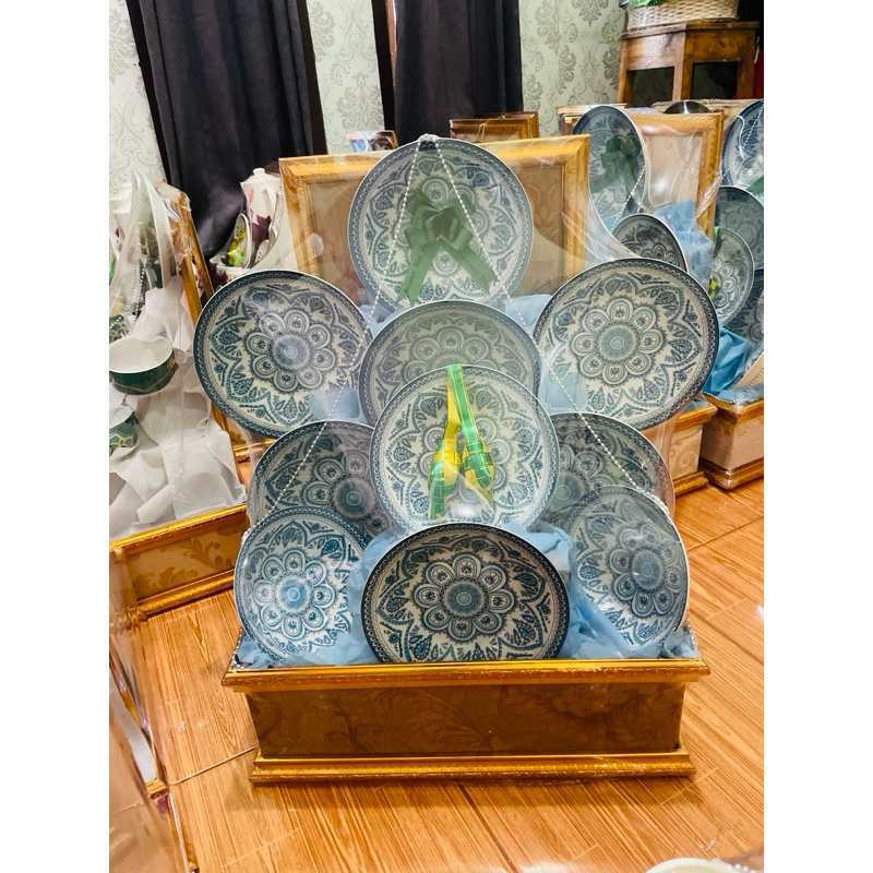 

PARCEL PIRING EKSKLUSIF