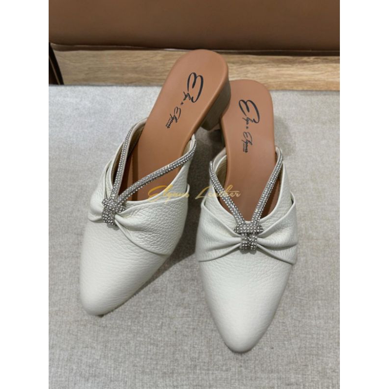 Bustong Kulit Wanita Garut