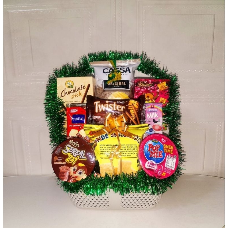 

Parcel Lebaran Deluxe / Hampers/ Bingkisan ultah