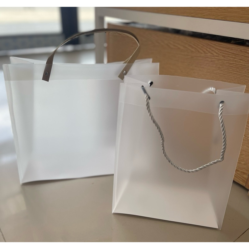 

TAS MIKA TRANSPARAN PAPERBAG PREMIUM