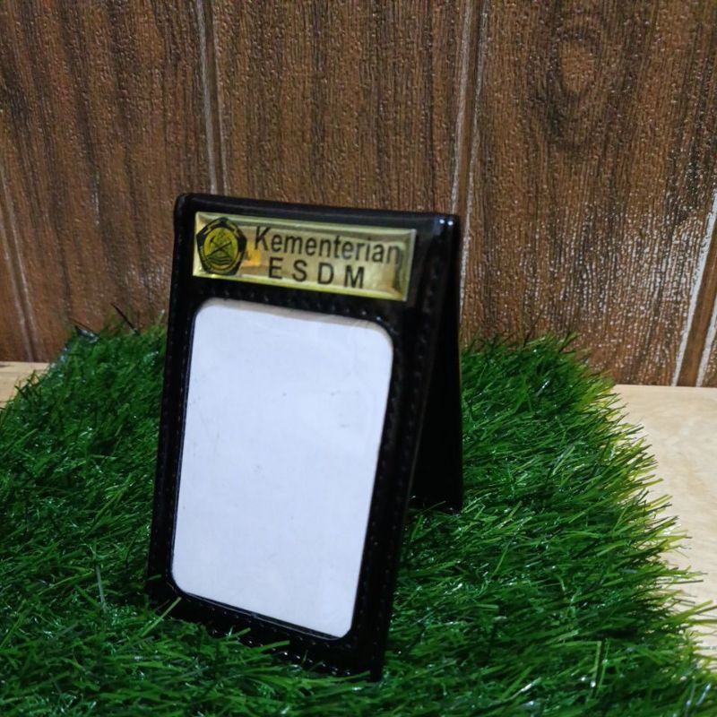

Dompet id card Kementerian ESDM
