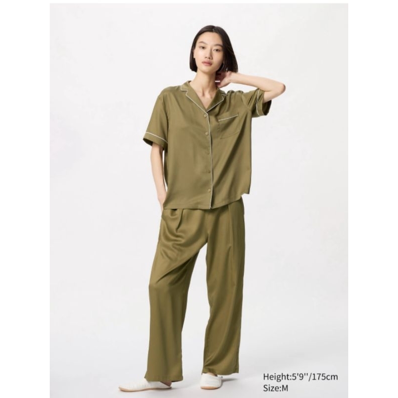 UNIQLO PIYAMA SATIN LENGAN PENDEK