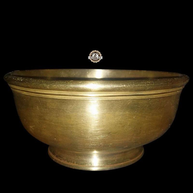 Bokor kuningan KUNO BIBIR TEBAL ( B843 )