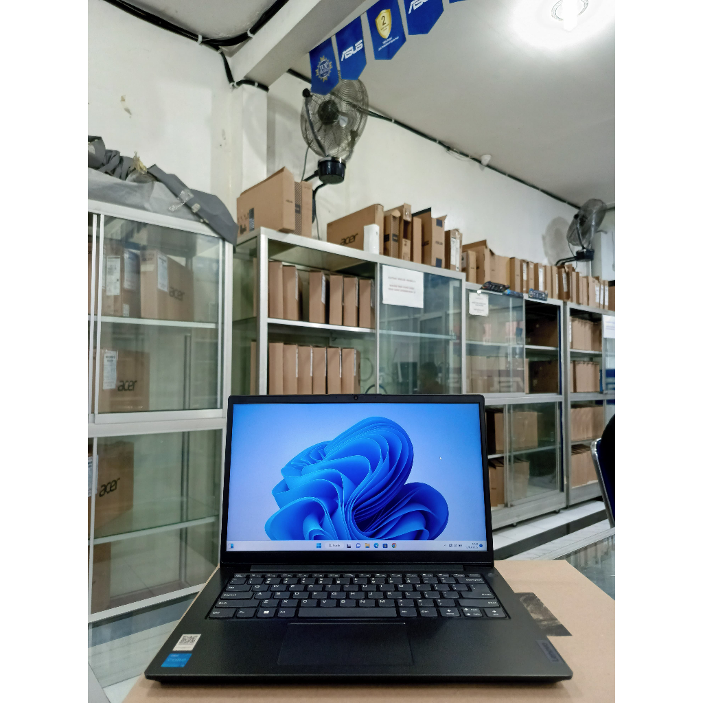 LENOVO V14 G3 1AP- Intel core i3-1215U- Layar 14 Fhd - Windows 11