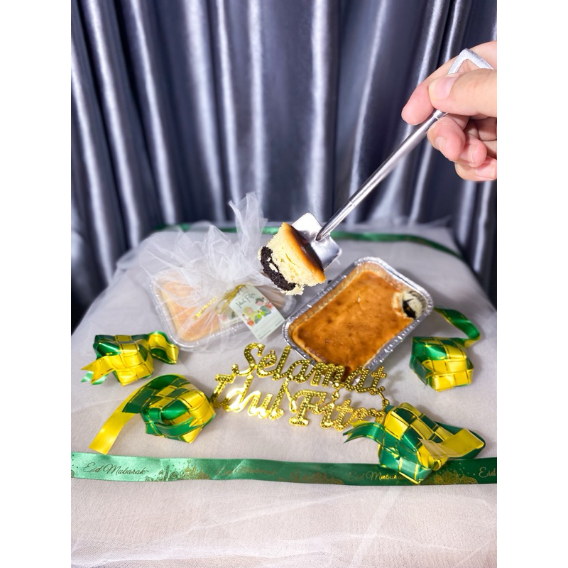 

Brownie Basque Cheesecake Hampers Idul Fitri/ Hampers Lebaran/ Eid Hampers Lebaran Murah/ Hampers Idul Fitri Murah/ Brownies Hampers/Brownies Original/Brownies Keju/Brownies Almond/Brownies Chocochips/Brownies Panggang/Soft Brownies/ Hampers Hari Raya