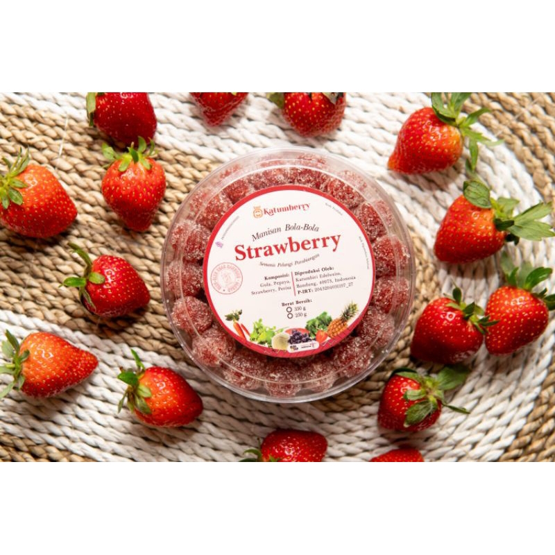 

manisan bola bola strawberry 300 g oleh oleh khas ciwidey