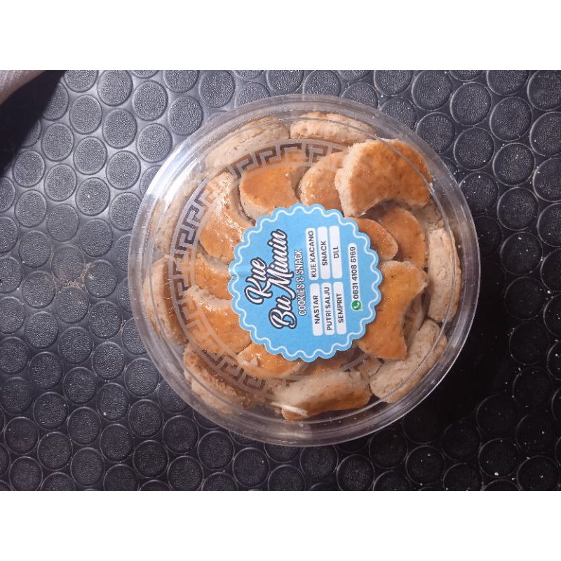 

kue lebaran 100 dapat 3