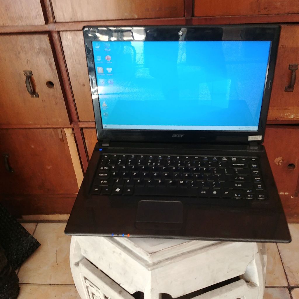 Laptop Tangguh Awet  Acer  4752  Intel Core i7  2630 QM / Core i5 Gen 2  layar 14in normal