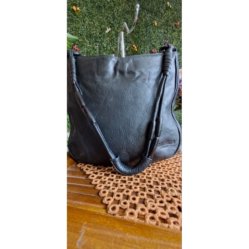 TAS RENOMA KULAS HITAM