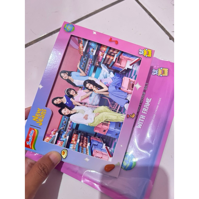New Jeans x Indomie Frame (NJZ)