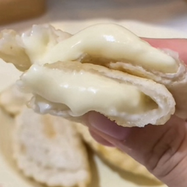 

CIRENG ISI KEJU LUMER PREMIUM