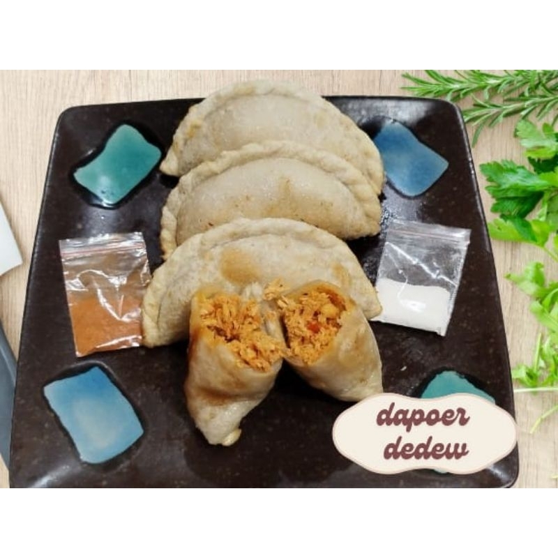 

Cireng Isi Ayam Pedas Jumbo ( full ayam) 3pcs dapoerdedew