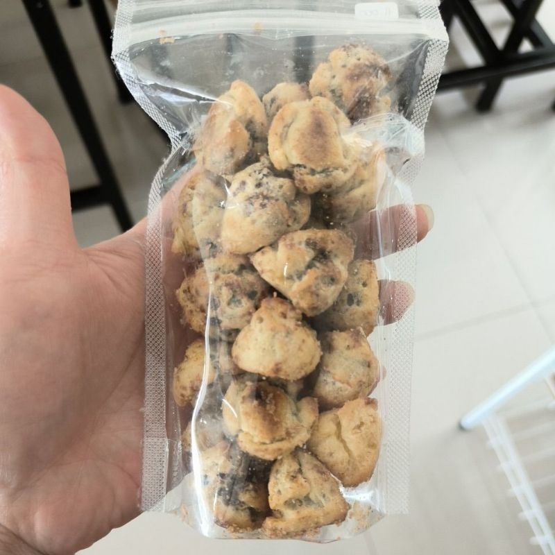 

Soes Coklat / Soes Kering Coklat / Soes Coklat Kering