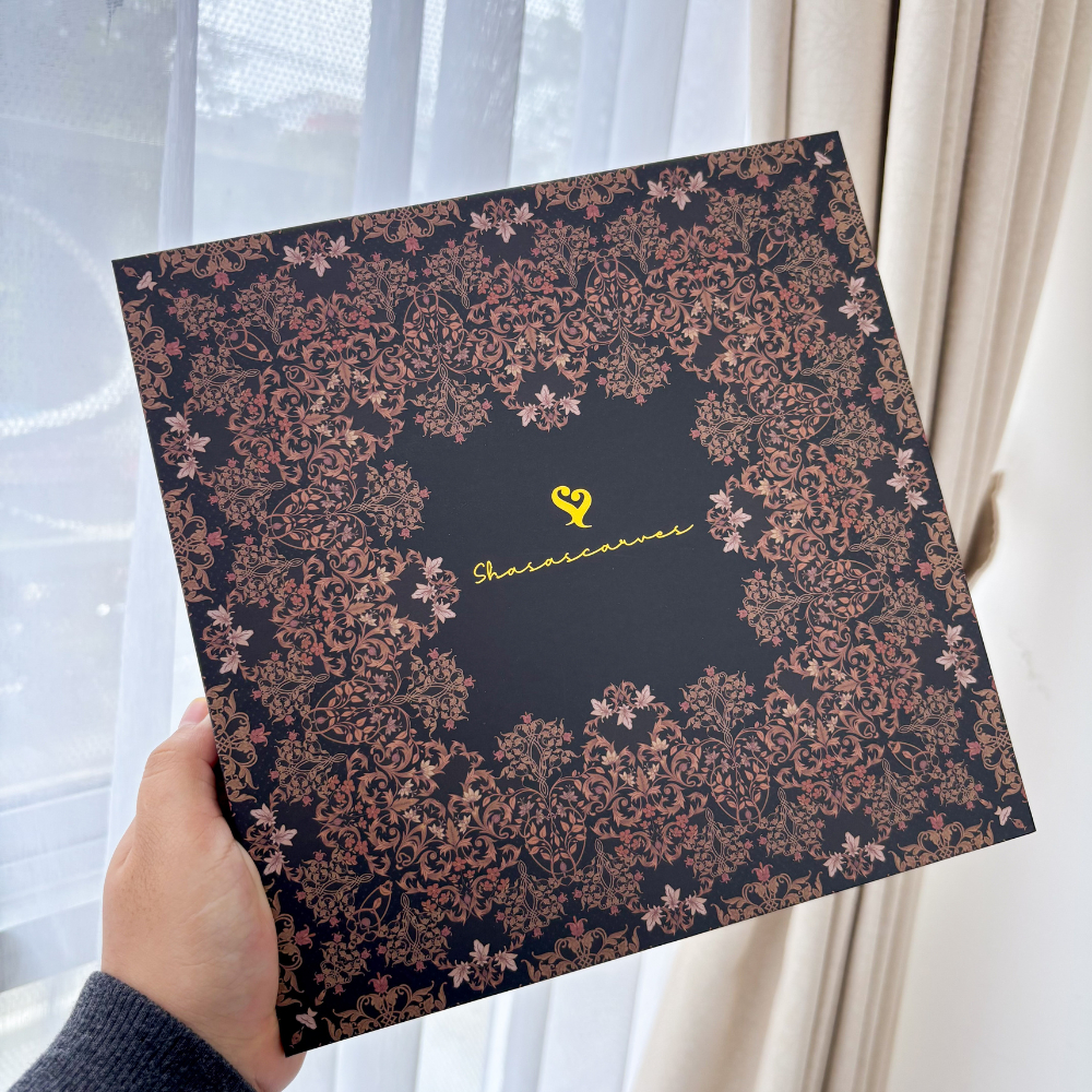

RB Hardbox Shasascarves Premium Gift Box Dengan Pita Gold