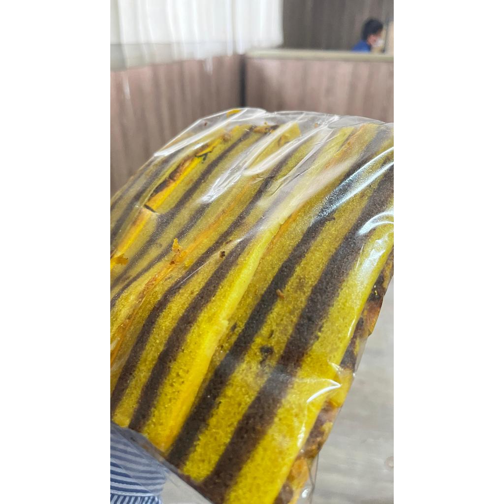 

Pinggiran Lapis Legit Anggrek 600 gr