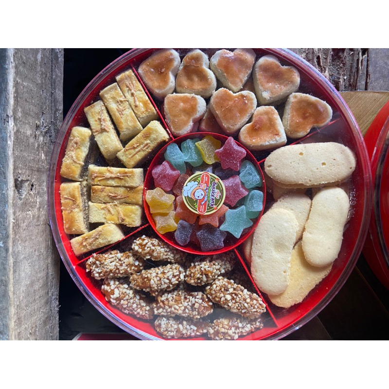 

HAMPERS PAKET KUE KERING LEZAT DAN PREMIUM