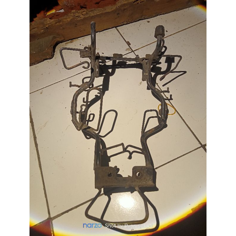 breket pangkon lampu depan headlamp ori Yamaha byson