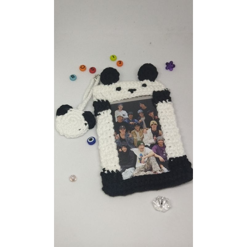 

CARD HOLDER CROCHET PANDA | Cahol Rajut Karakter