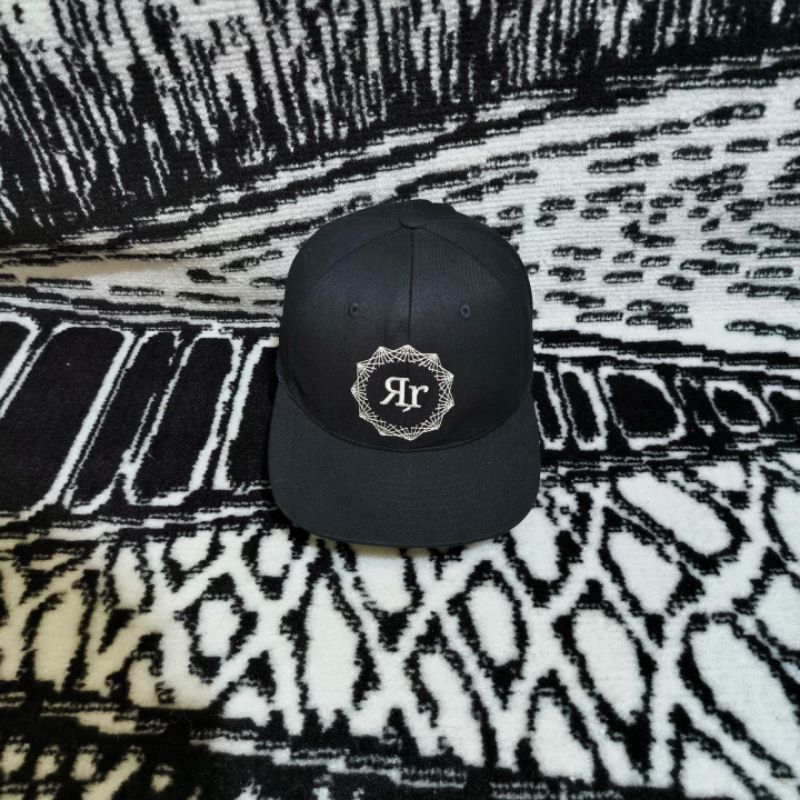 Snapback yupoong logo black