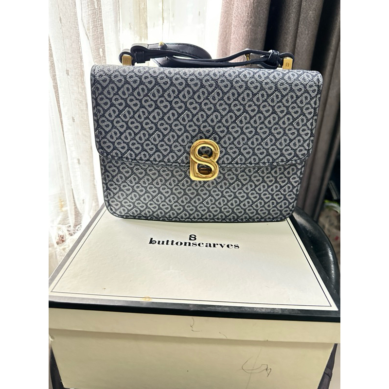 Audrey monogram Buttonscarves