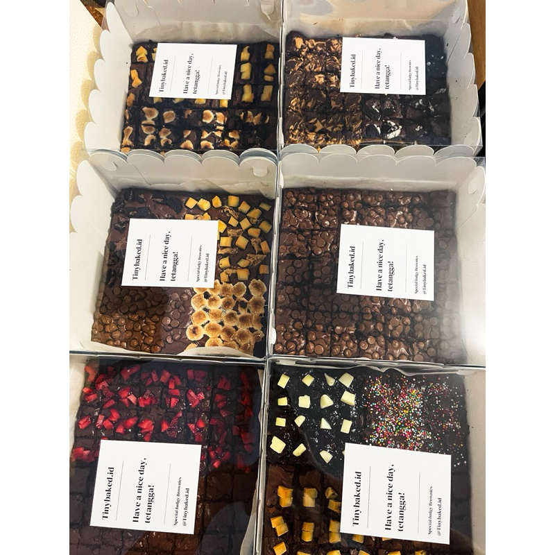 

HAMPERS PREMIUM LEBARAN BROWNIES JAKARTA TINYBAKED