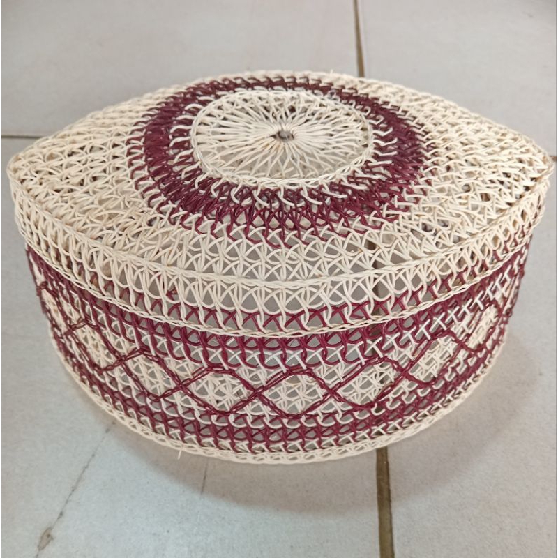 kopiah dari rotan khas Kalimantan