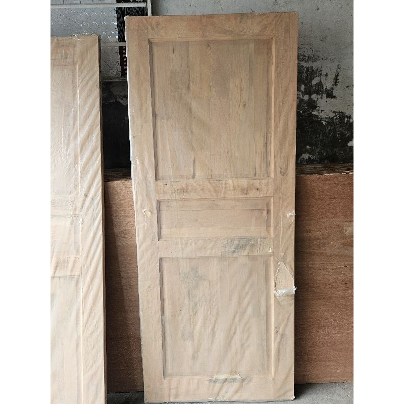 pintu kayu meranti