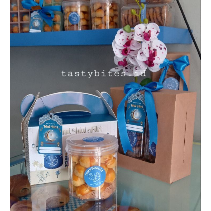 

CO Live Hampers Kue Lebaran Premium | Parcel Kue Kering Cookies Idul Fitri Murah