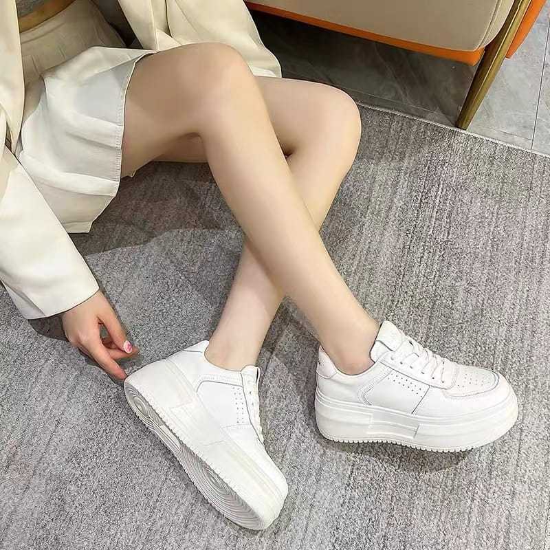 PENAWARAN SPESIAL Sepatu Sneakers Putih Polos Wanita Sepatu Sekolah Cewek HItam Polos Korean