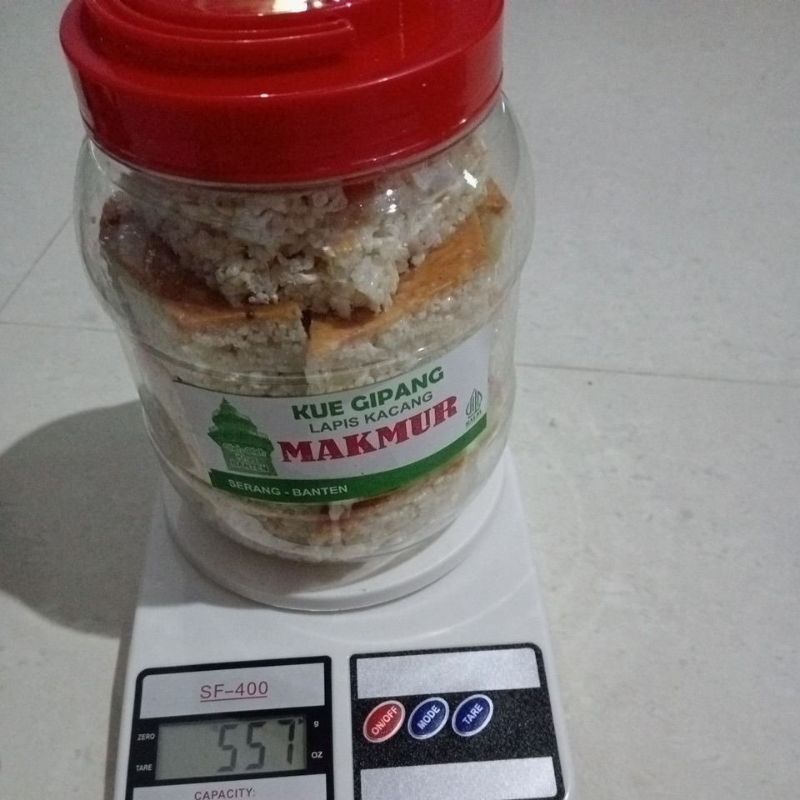 

kue gipang lapis kacang toples manis renyah nikmat leszat
