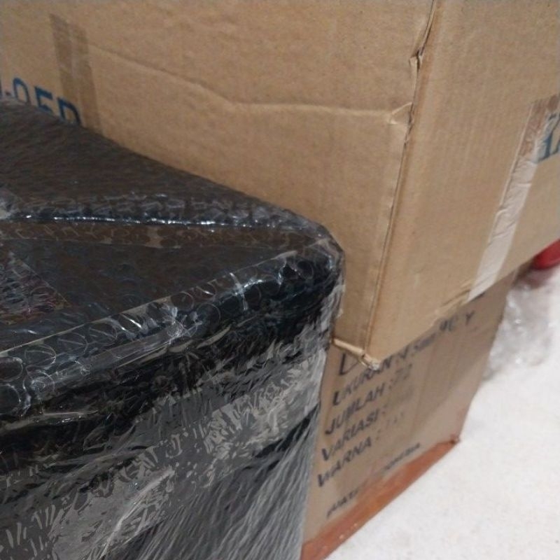 

TAMBAHAN KARDUS DAN BUBBLE WRAP UNTUK PACKING LEBIH AMAN-TIDAK MUDAH PECAH PENYOK HANCUR-BUNGKUSAN LEBIH AWET