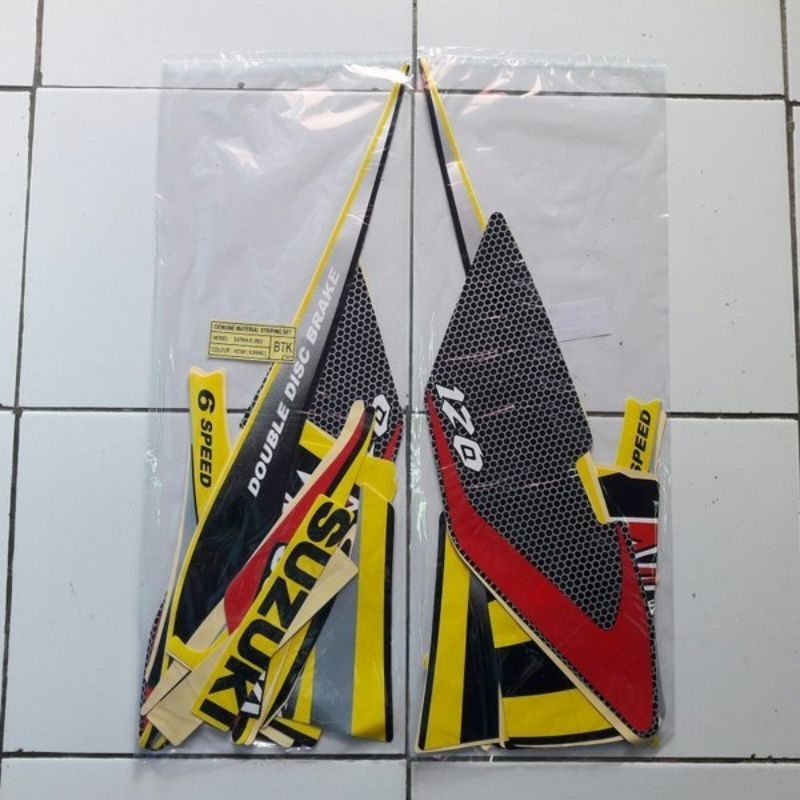 Striping satria lumba tahun 2001 hitam kuning