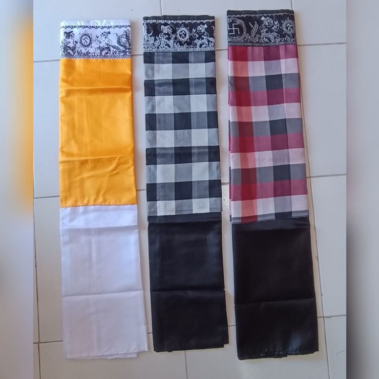 KODE E89Q Wastra  Wastra Pelinggih  Putih kuning  Poleng