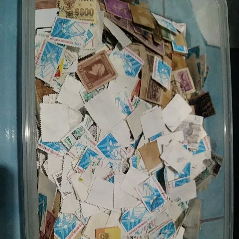 

paket isi 10pcs PERANGKO lawas