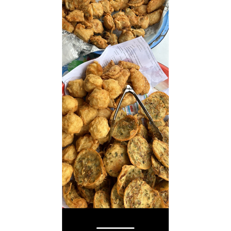 

gorengan mak lely sambalnya maknyoss bikin ketagihan terusss