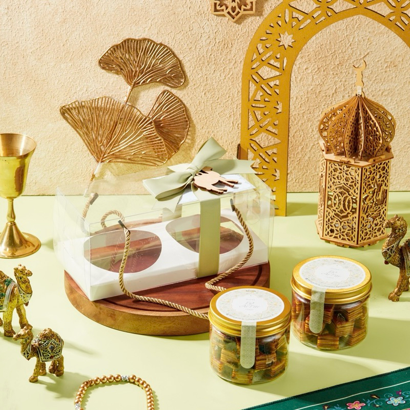 

Mini Lapis Legit in Jar (box isi 2) Eid Lebaran Hampers