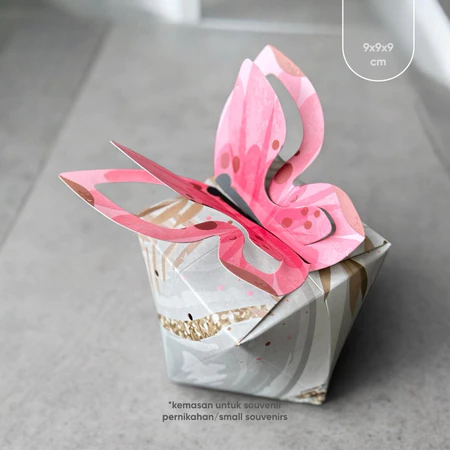

10 Pcs Kardus Souvenir Pernikahan Wedding Box Aphrodite Ivory 9x9x9 cm