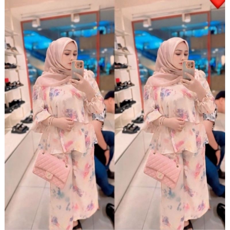 preloved one set primrose wearing klamby